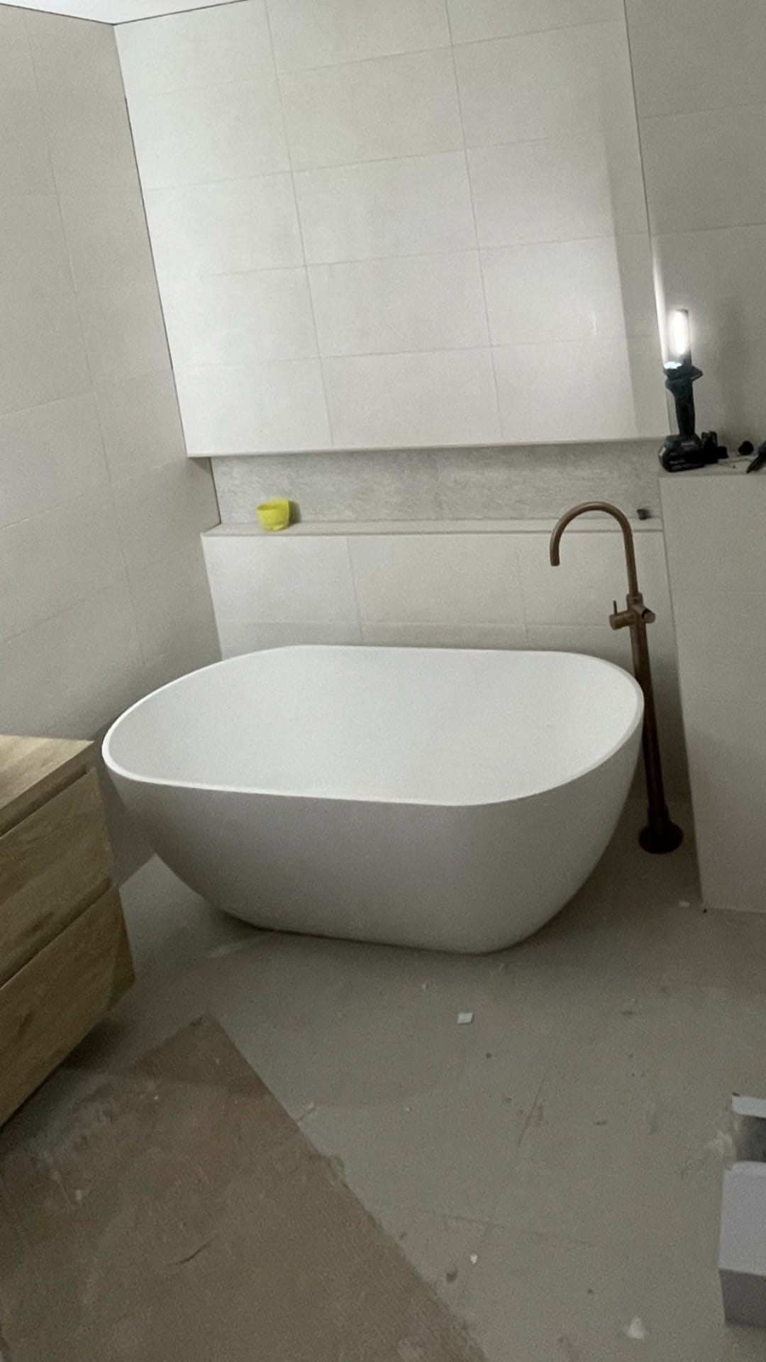 Professioneel geïnstalleerd bad door MF Allround Installaties